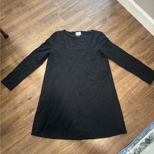 Tuckernuck Black Long-Sleeve Square-Neck Dress